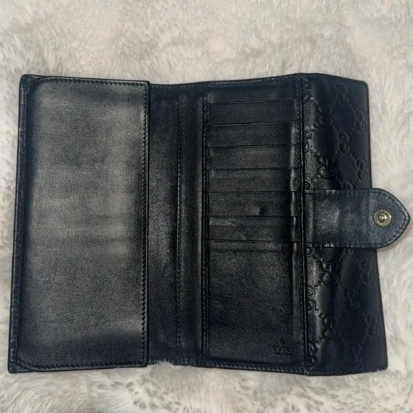 Large Vintage Gucci Black Embossed Leather GG Heart buckle Wallet - Picture 5 of 7